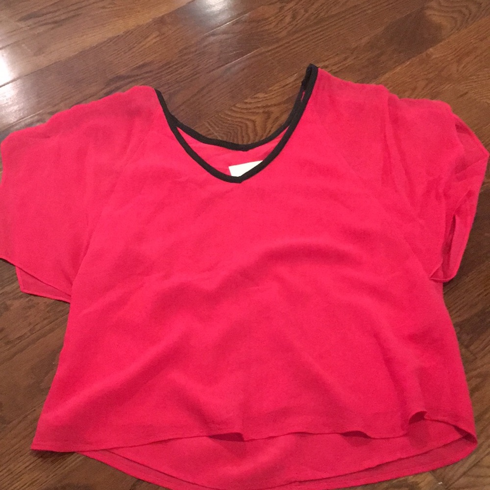 Pink silk flowy top with Black detailing!